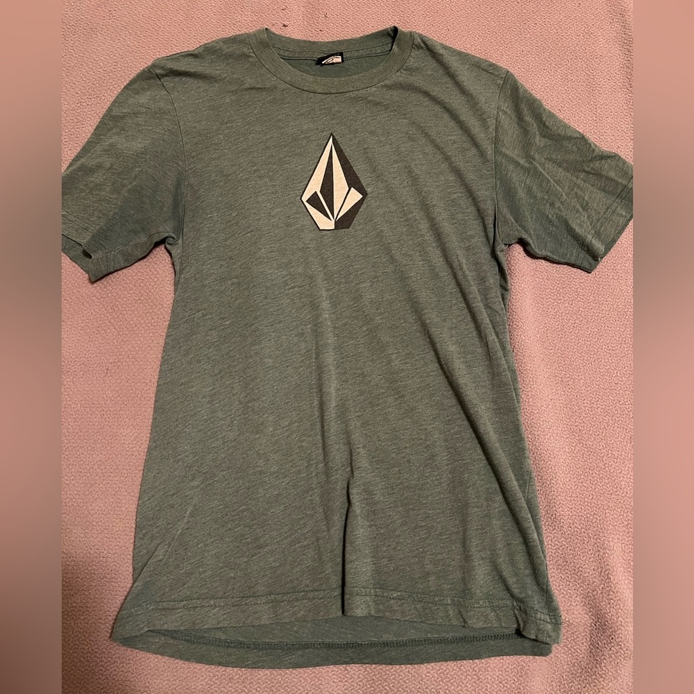 Volcom t shirt